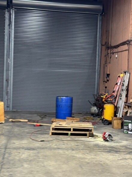 More Photos Of 8300 NW 70th St, Miami Warehouse For Lease