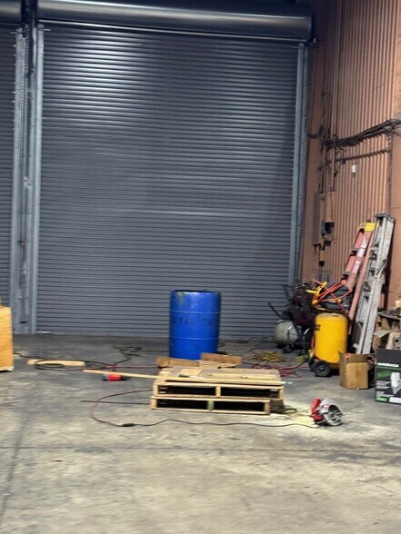 More Photos Of 8300 NW 70th St, Miami Warehouse For Sale