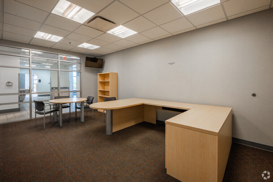 More Photos Of 3921 Frederick Ave, Saint Joseph General Retail For Sale