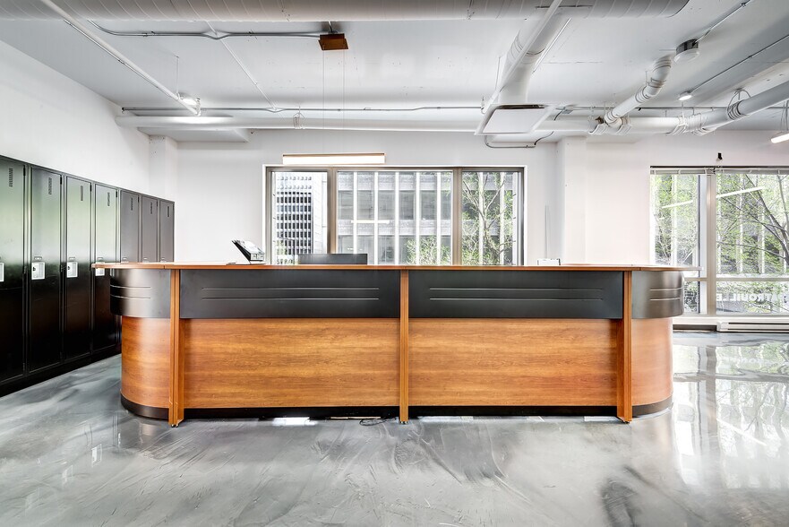 More Photos Of 1200 Boul De Maisonneuve O, Montréal Apartments For Sale