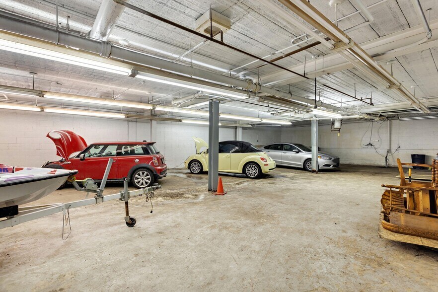 6150 W Fond Du Lac Ave, Milwaukee, WI 53218 Office For Lease