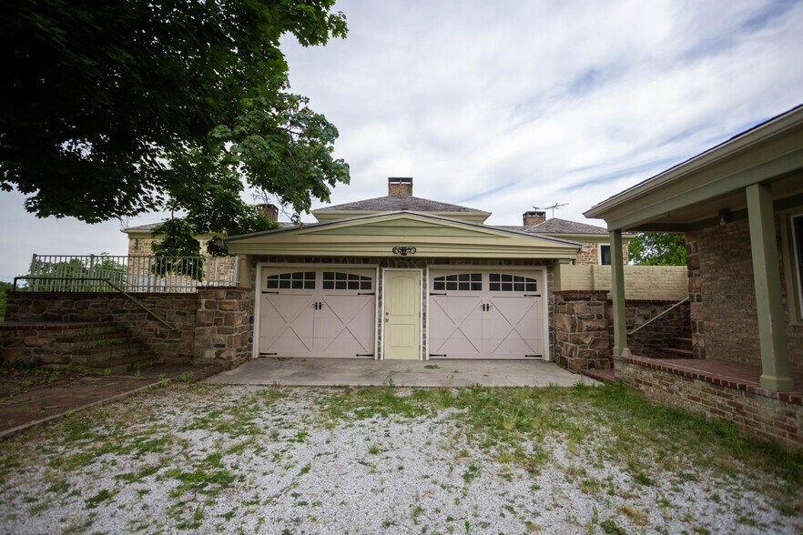 More Photos Of 1207 Flohrs Church Rd, Biglerville Hospitality For Sale