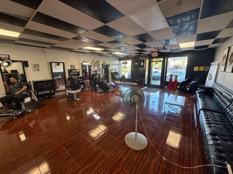 More Photos Of 7520 El Cajon Blvd, La Mesa Unknown For Lease