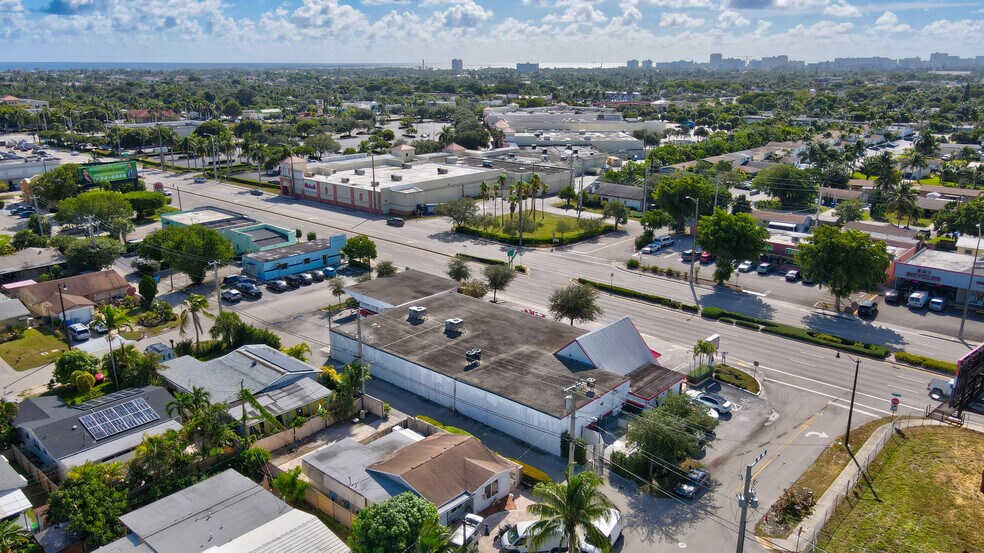 More Photos Of 1601 E Sample Rd, Pompano Beach Freestanding For Lease