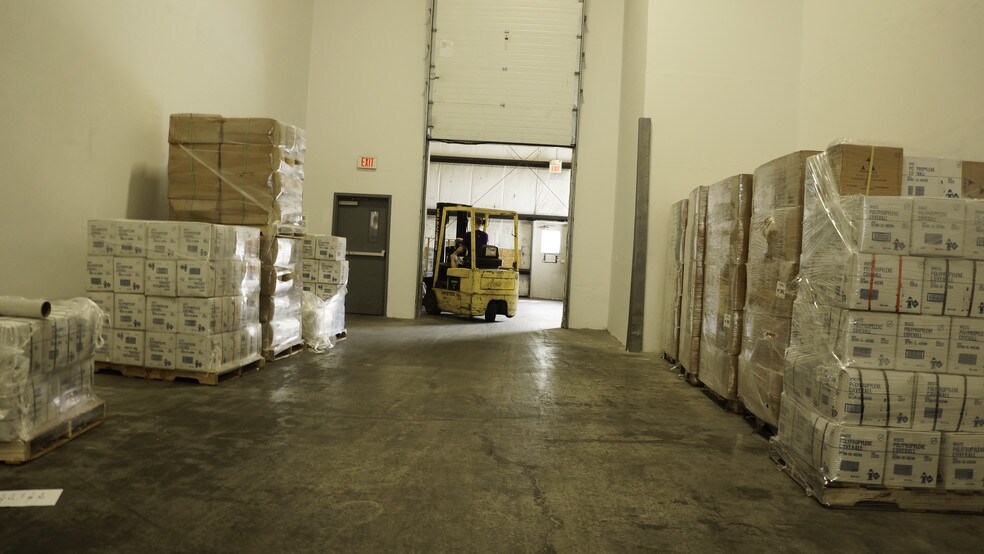 1 Shoreline Dr, Guilford, CT 06437 Industrial For Lease