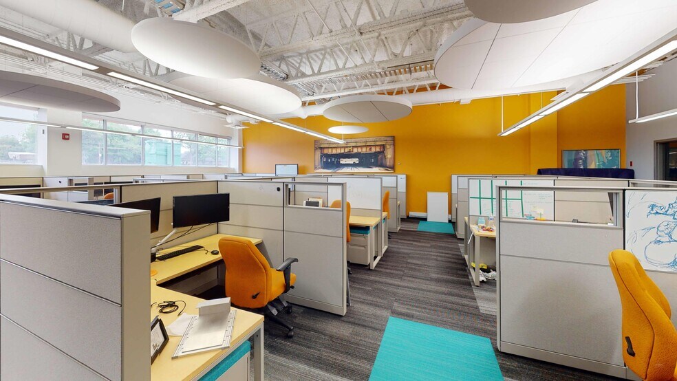 More Photos Of 1565 Willson Pl, Winnipeg Flex For Sale