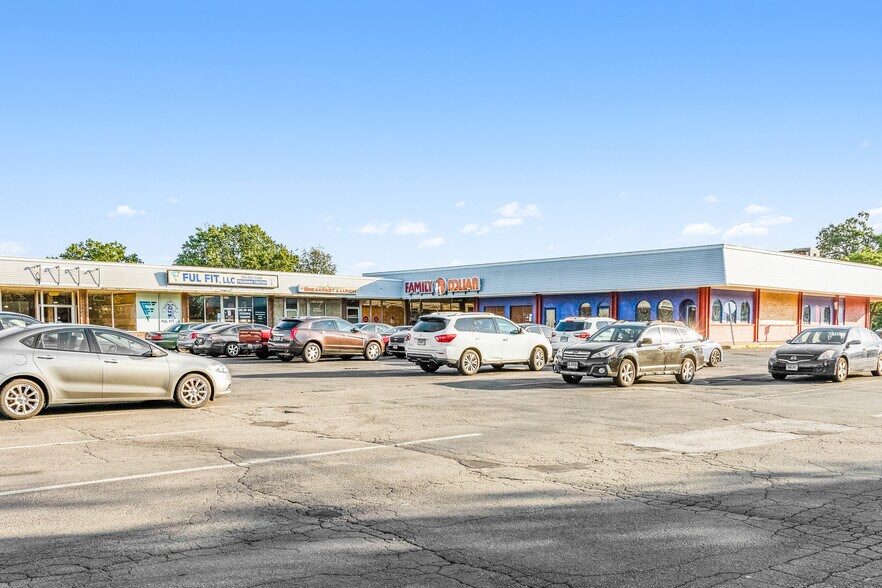 More Photos Of 200-250 Captain Thomas Blvd, West Haven Storefront For Sale