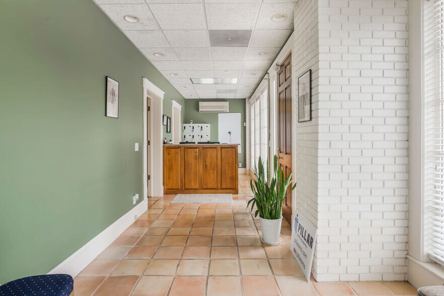 More Photos Of 720 North Ave, Macon-Bibb Office Residential For Sale