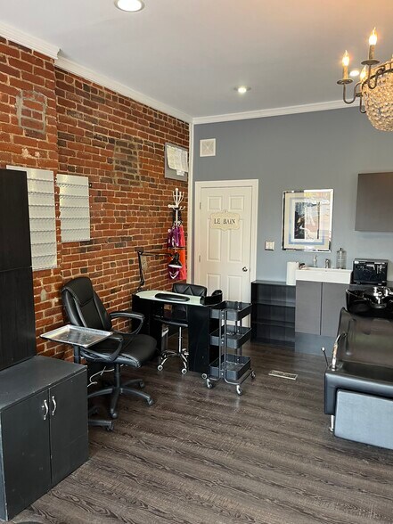 More Photos Of 51 Stewart Ave, Columbus Storefront Retail Office For Lease