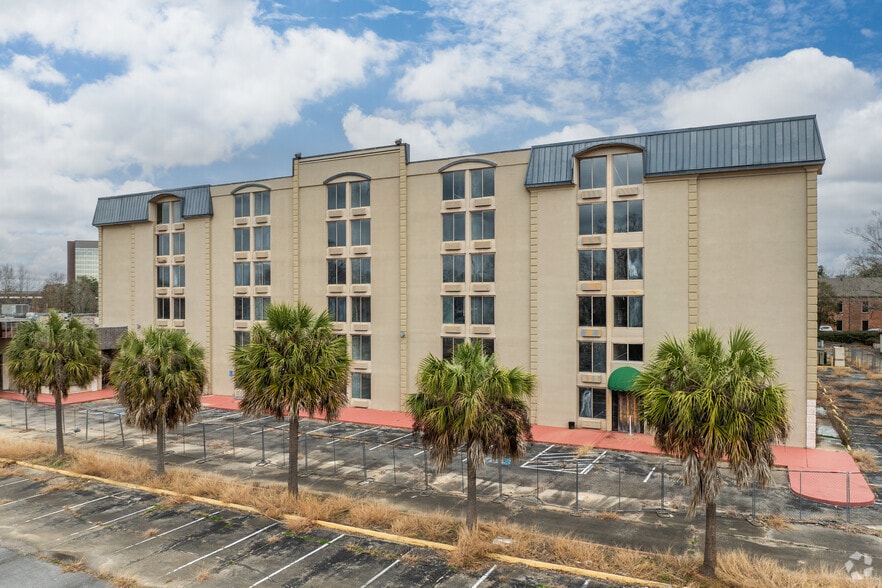 Primary Photo Of 1801 W Pinhook Rd, Lafayette Hotel For Sale