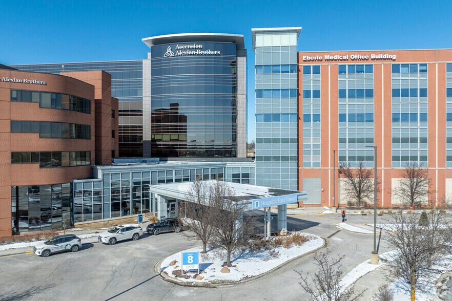 Primary Photo Of 800 Biesterfield Rd, Elk Grove Village Medical For Lease