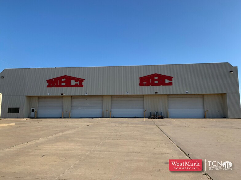 More Photos Of 5711 E FM 40, Lubbock Manufacturing For Sale