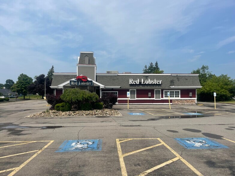 More Photos Of 7540 Transit Rd, Buffalo Restaurant For Sale