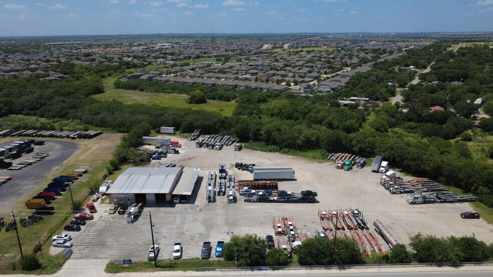 Primary Photo Of 9033 Interstate 10 E, Converse Industrial For Lease