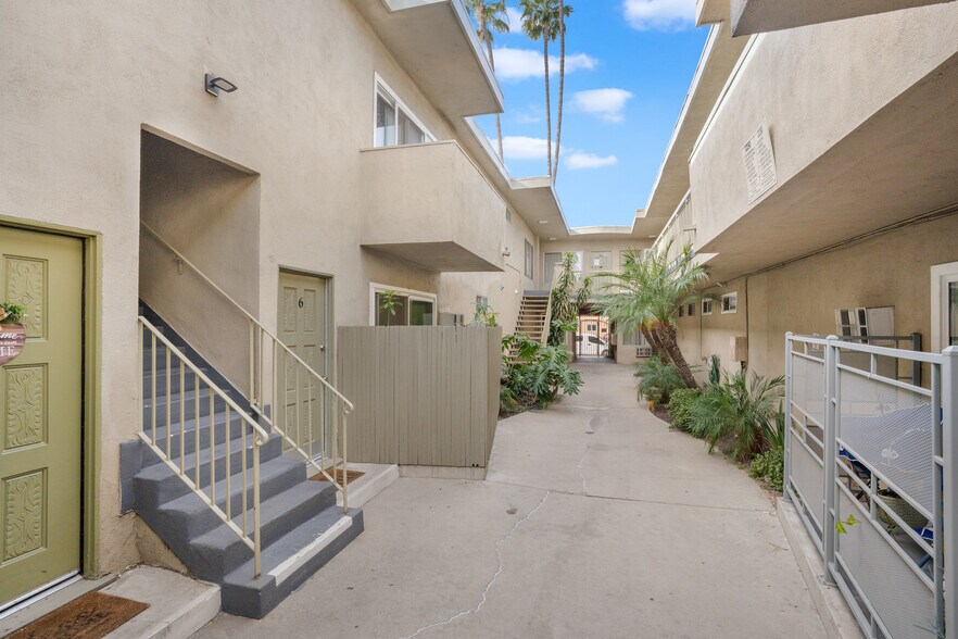 More Photos Of 6632 Darby Ave, Reseda Apartments For Sale