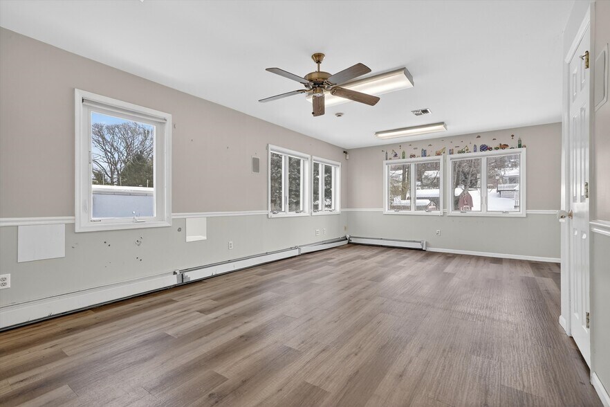 More Photos Of 75 Ramapo Rd, Garnerville Office For Sale