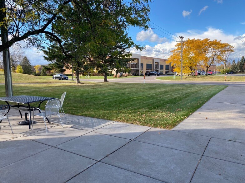 More Photos Of 1200-1212 Red Fox Rd, Arden Hills Medical For Lease