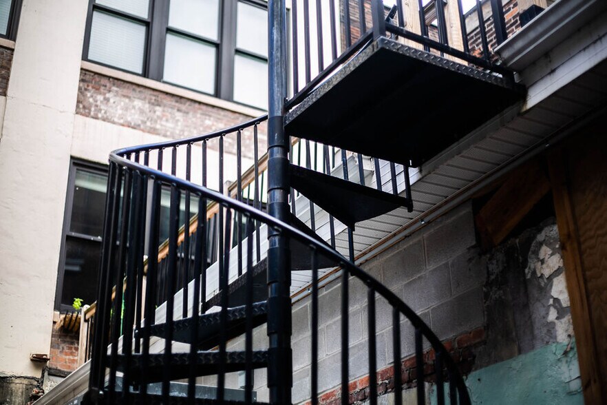 More Photos Of 537 Main St, Buffalo Storefront Retail Residential For Sale