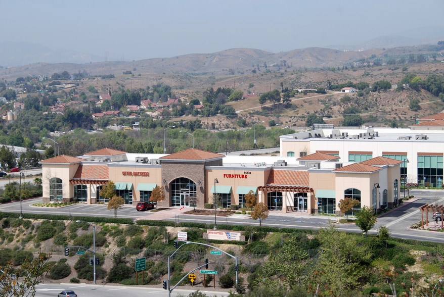 More Photos Of 14339 White Sage Rd, Moorpark Freestanding For Lease