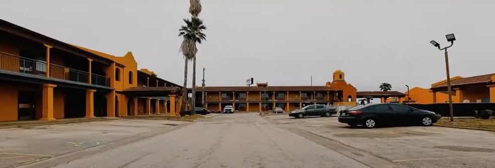 More Photos Of 3334 S US Highway 77 Byp, Kingsville Hotel For Sale