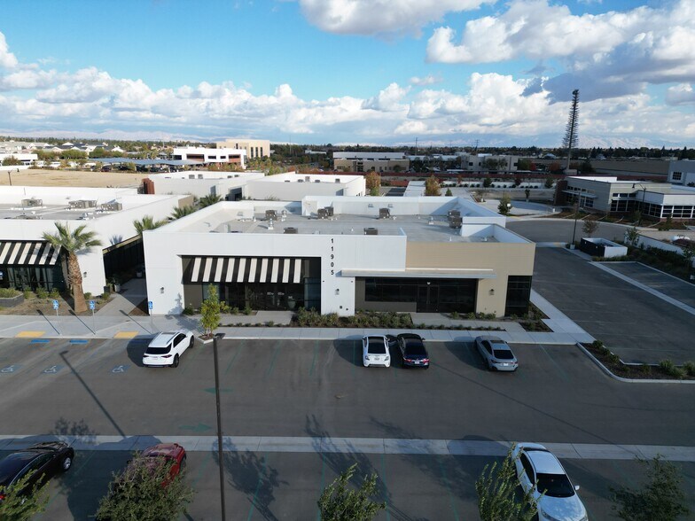 More Photos Of 11905 Bolthouse Dr, Bakersfield Unknown For Lease