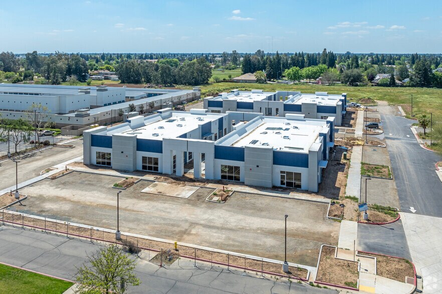 More Photos Of 930 N Temperance Ave, Clovis Medical For Sale