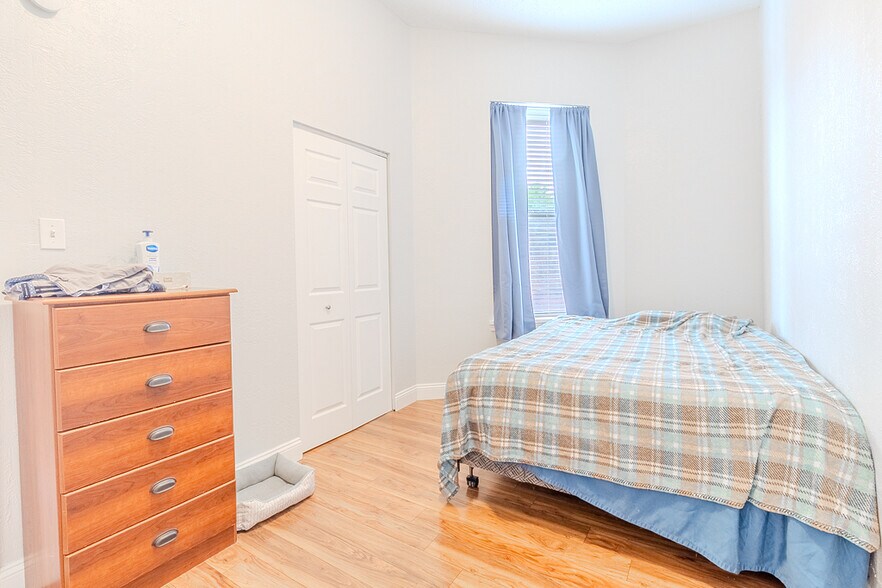 More Photos Of , Pittsburgh Multifamily For Sale