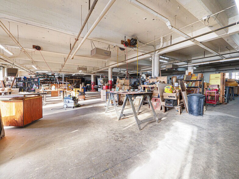 More Photos Of 11500 Joseph Campau St, Hamtramck Auto Dealership For Sale