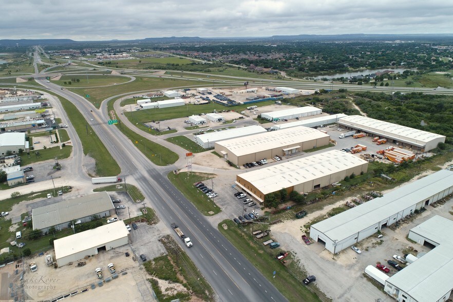 More Photos Of 4650 S Treadaway Blvd, Abilene Light Distribution For Lease