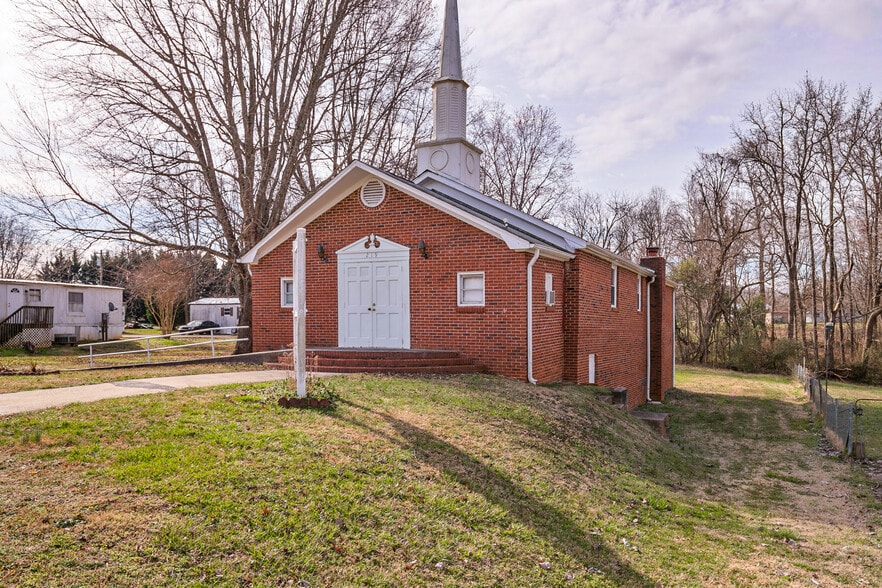 More Photos Of 219 Jackson Ave, Lexington Religious Facility For Sale