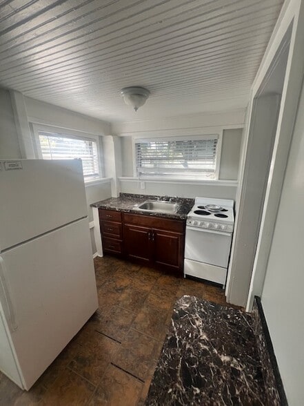More Photos Of 619 Kirkwood Ter N, Saint Petersburg Apartments For Sale