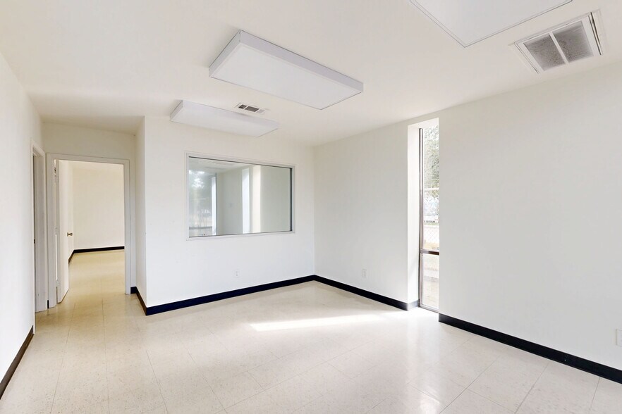 Primary Photo Of 1800 Sherwood Forest St, Houston Warehouse For Lease