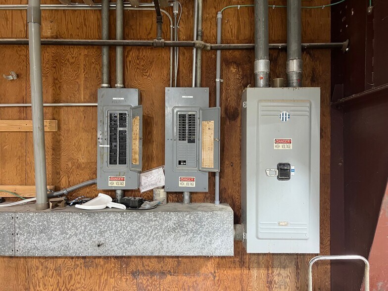 More Photos Of 1440 N Fifth St, Madison Warehouse For Lease