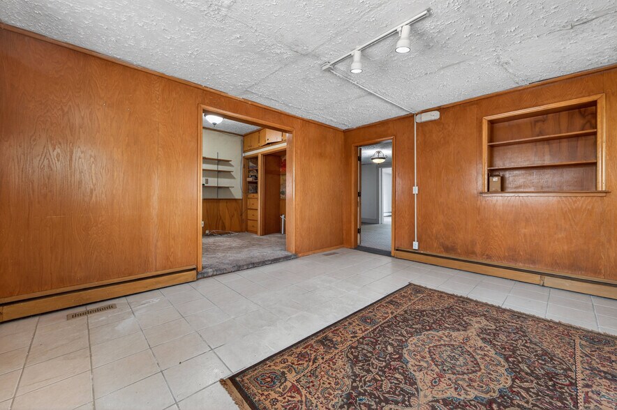 More Photos Of 209 N Main St, Belleville Medical For Sale