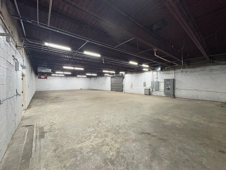 More Photos Of 5909 E 15th St, Tulsa Manufacturing For Sale