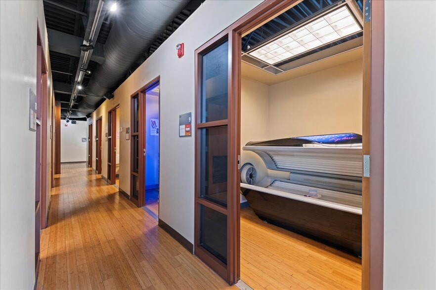 More Photos Of 801 E Parkcenter Blvd, Boise Health Club For Sale