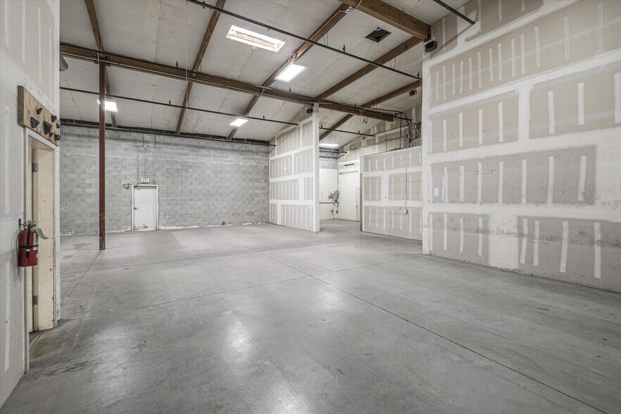 More Photos Of 3545 Soquel Dr, Soquel Auto Repair For Lease