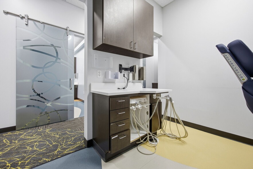 More Photos Of 4010 Sandy Brook Dr, Round Rock Medical For Sale