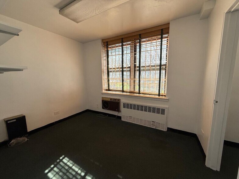 More Photos Of 10025 Queens Blvd, Forest Hills Apartments For Sale