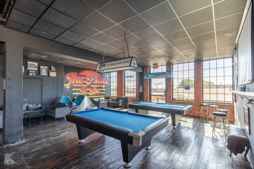 More Photos Of 141 Oak St, Abilene Storefront Retail Office For Sale