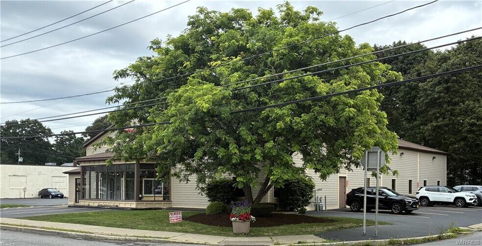 More Photos Of 207 Lake St, Hamburg Flex For Sale