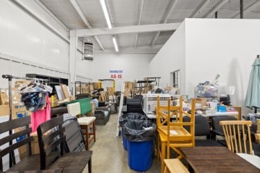 More Photos Of 622 N Trimble Rd, Mansfield Self Storage For Lease