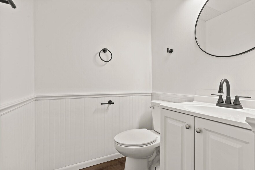 More Photos Of 701 Swan St, West Burlington Multifamily For Sale