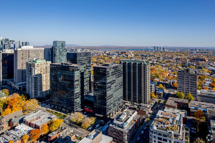 More Photos Of 1 Car Westmount, Westmount Unknown For Lease
