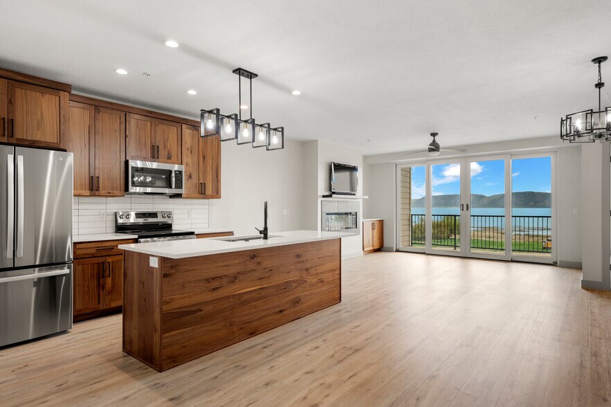 More Photos Of 45 E 150 S, Garden City Apartments For Sale