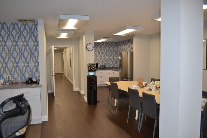 More Photos Of 12069 Tech Rd, Silver Spring Light Manufacturing For Sale