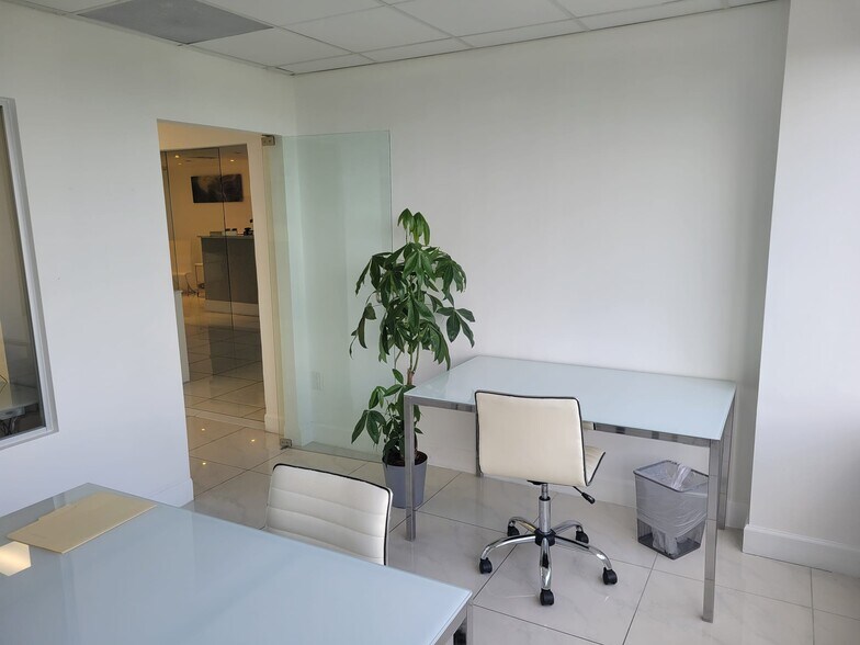 More Photos Of 4770 Biscayne Blvd, Miami Office For Sale