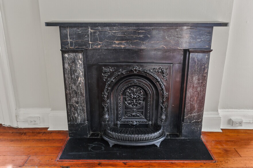 More Photos Of 2111 Dauphine St, New Orleans Hotel For Sale