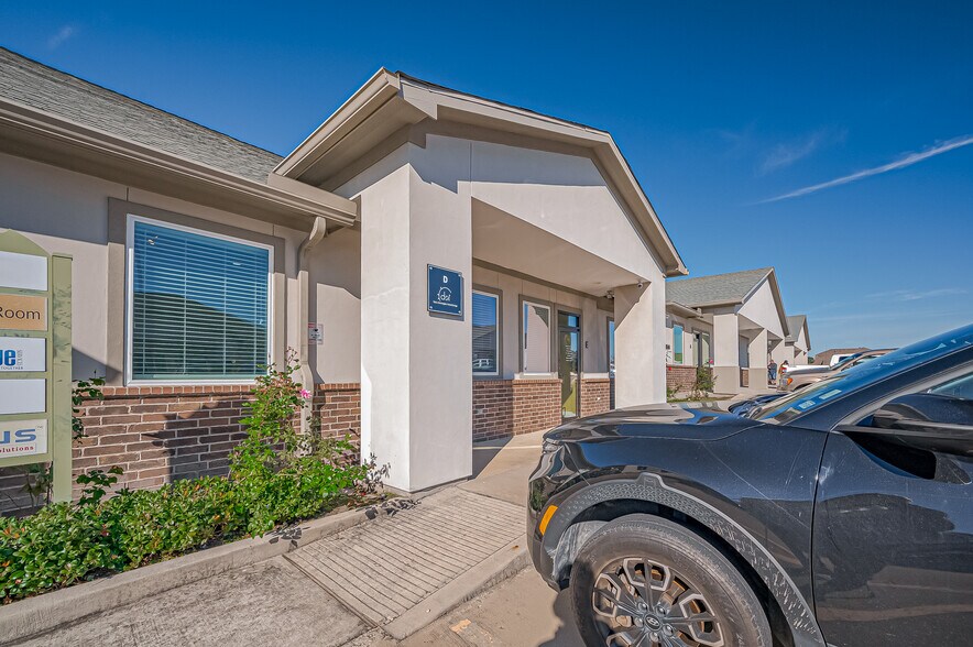 More Photos Of 18514 Green Land Way, Houston Medical For Lease