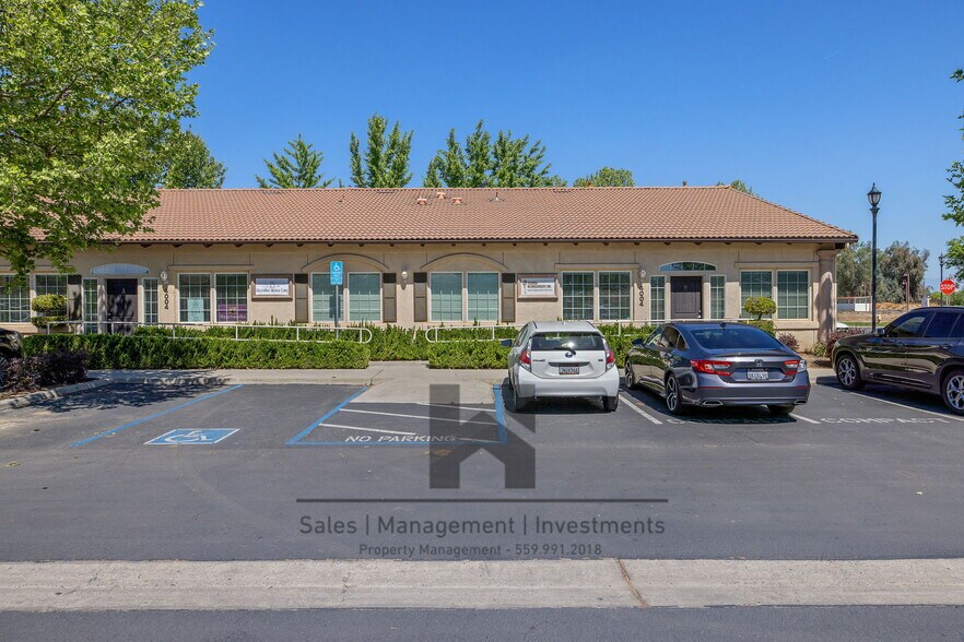 Primary Photo Of 4004 S Demaree St, Visalia Medical For Lease